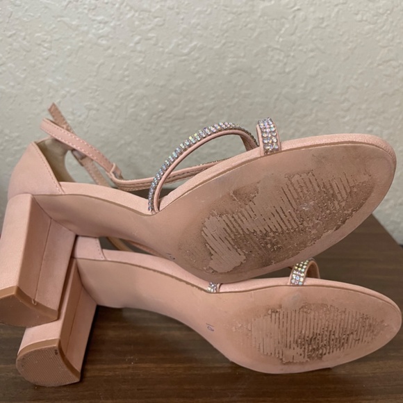 Journee Collection Denali Nude Sequin Beaded Pump - Picture 6 of 7